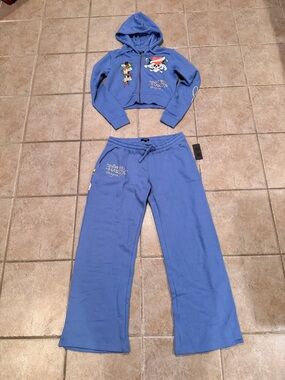 Ed Hardy Blue Hoodie & Sweatpants Set with Graphic Accents